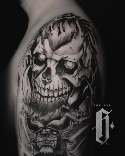 Diseño blackwork en cuello